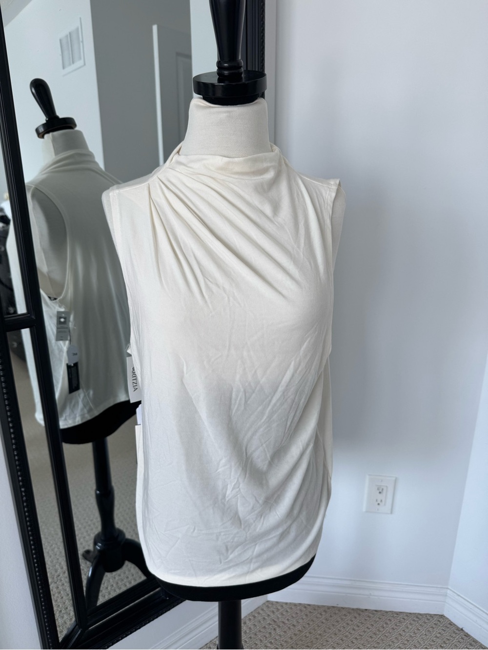 Aritzia Sleeveless Draped Mock boardwalk tank- White/Cream large nwt